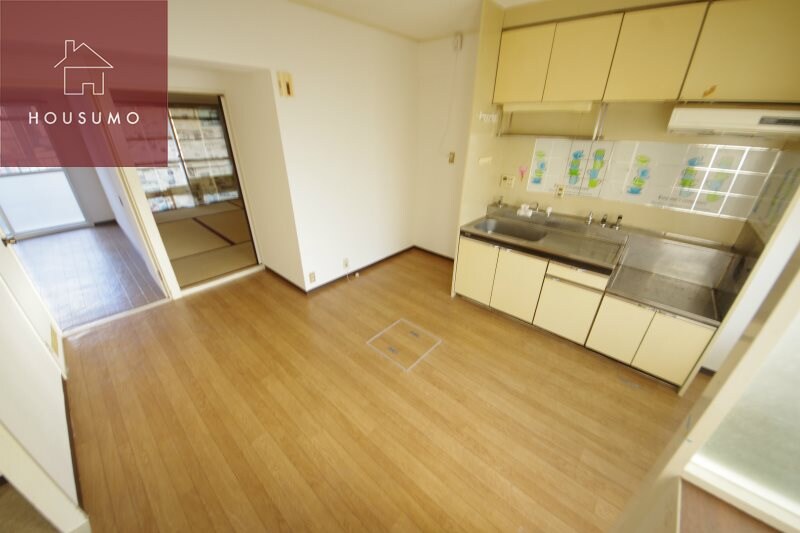 物件内観写真6　(おしゃれな居間です)