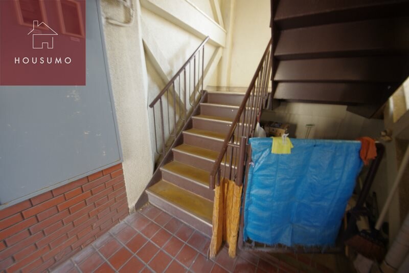 物件外観写真3　(落ち着いたロビーです)