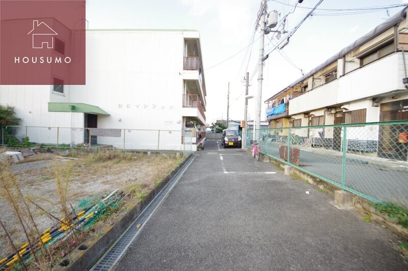 物件外観写真4　(カースペースがあります)