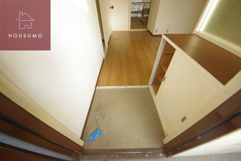 物件内観写真11　(ゆったりとした玄関です)