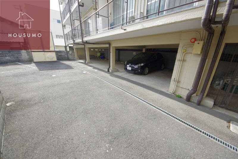 物件外観写真2　(駐車場完備です)