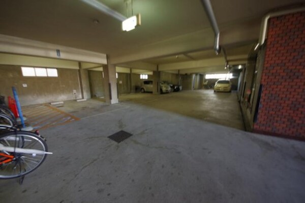 駐車場(駐車スペースもあります)