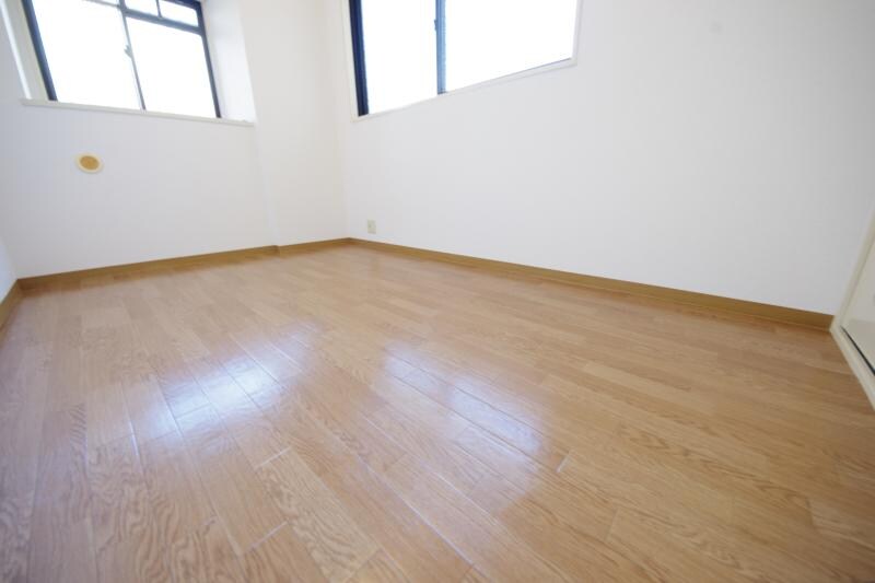 物件内観写真8　(落ち着いて過ごせるお部屋なので、寝室にいかがでしょうか)