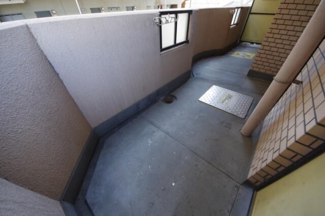 物件内観写真13　(お洗濯にも便利なバルコニー付き)