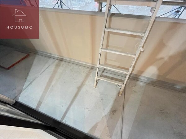 バルコニー(外からの目が気にならないバルコニーで洗濯物が干せます
同施工)