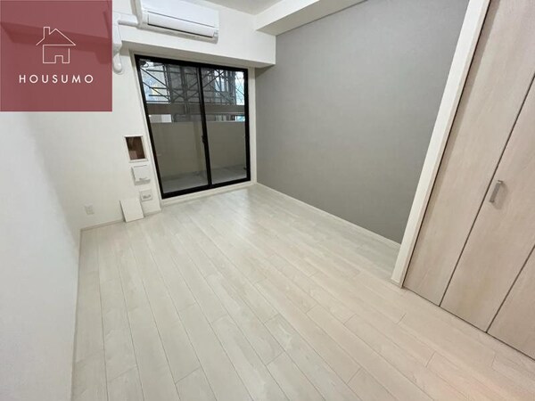 寝室(落ち着いて過ごせるお部屋なので、寝室にいかがでしょうか
同施)