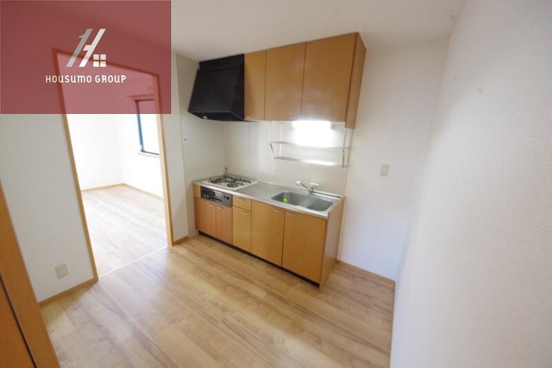 物件内観写真5　(ゆったりとした居間です)