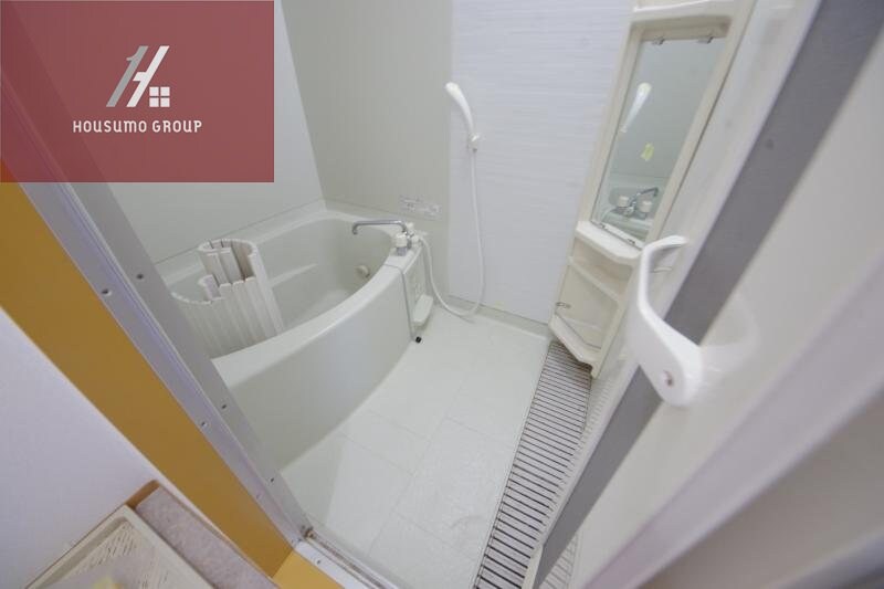 物件内観写真9　(落ち着いた空間のお風呂です)