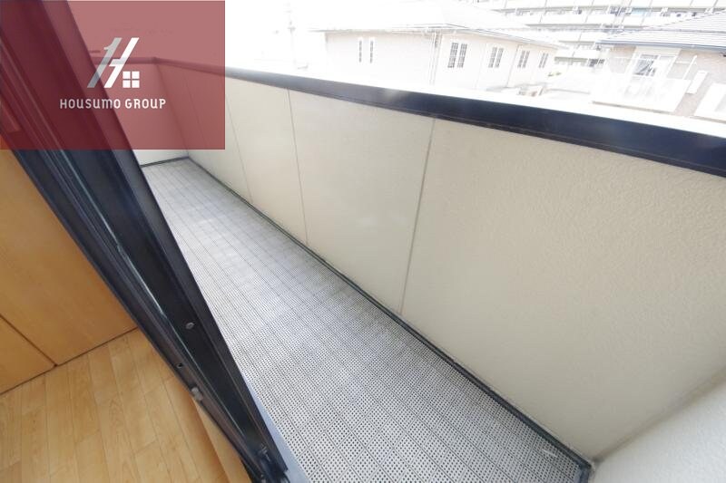 物件内観写真14　(暖かな日差しのふりそそぐバルコニー)