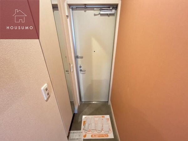玄関(収納もある玄関です)