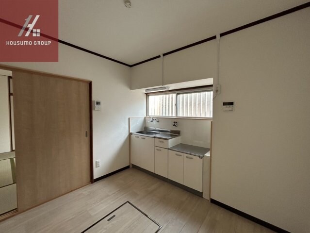 物件内観写真4　(ゆったりとしたリビングです)