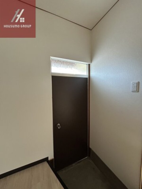 玄関(落ち着いた玄関です)