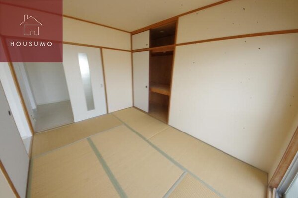 和室(和室があると落ち着いた雰囲気になりますね)