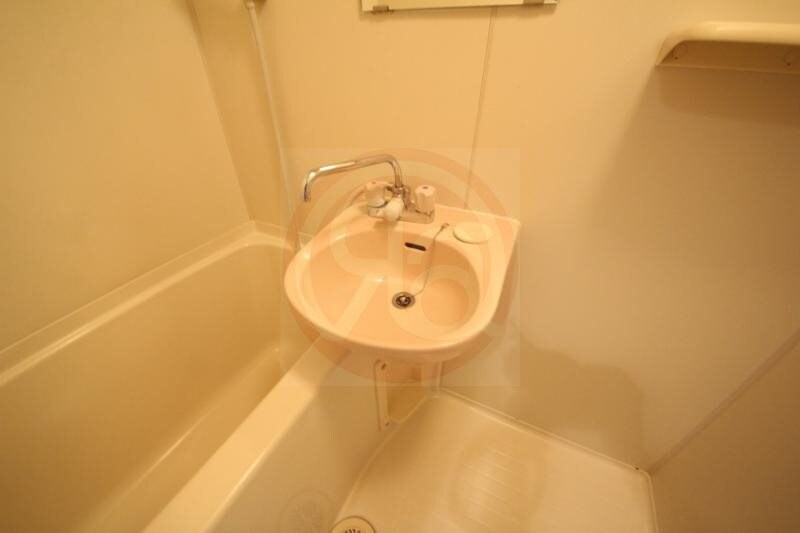 物件内観写真19　(コンパクトで使いやすい洗面所)