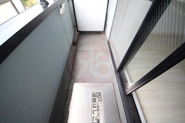 バルコニー(お洗濯にも便利なバルコニー付き)