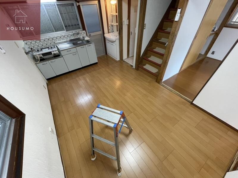 物件内観写真5　(使いやすい居間です)