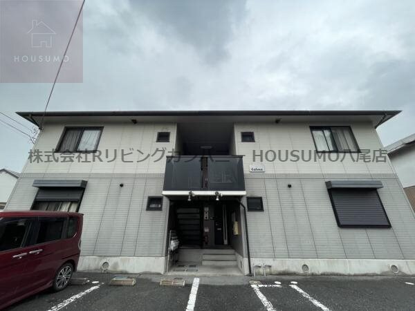 物件外観写真1　(外観は落ち着いています)