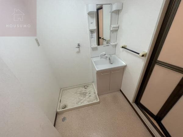 洗面・脱衣所(忙しい朝には欠かせない洗面所です)