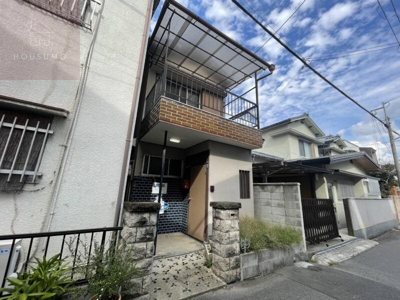 物件外観写真1　(きれいな外観です)