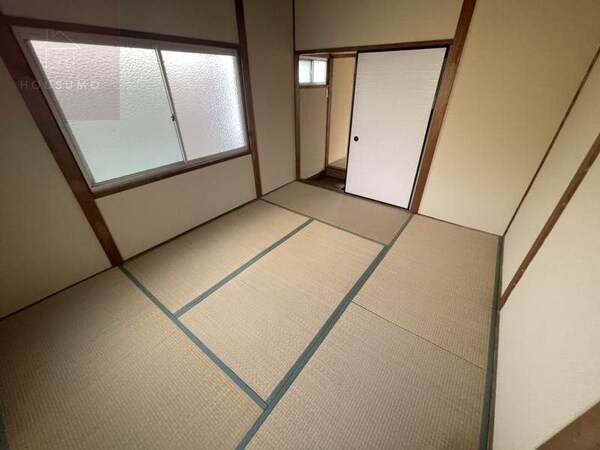 和室(フローリングだけでなく、和室もあります)