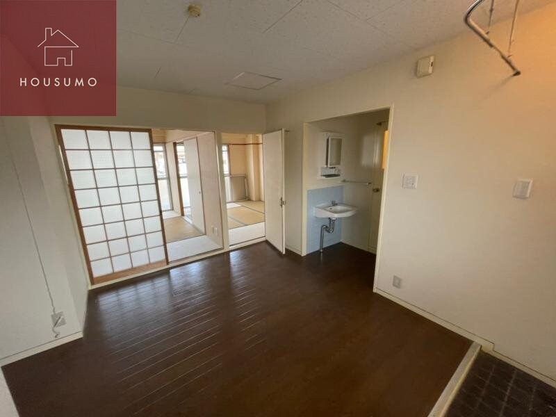 物件内観写真16　(ゆったりとしたリビングです)