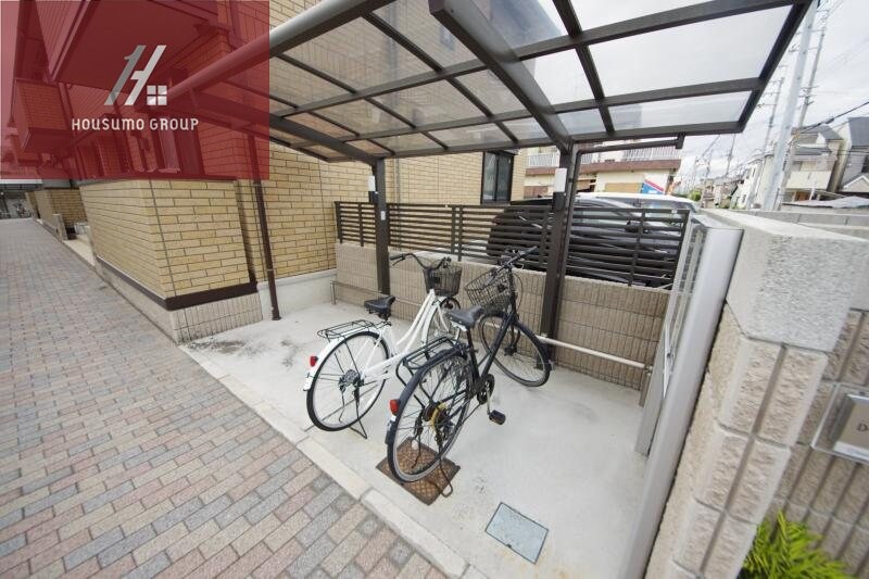 物件内観写真13　(駐車場に車を止められます)