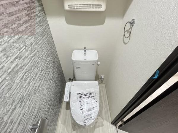 物件内観写真9　(コンパクトで使いやすいトイレです)