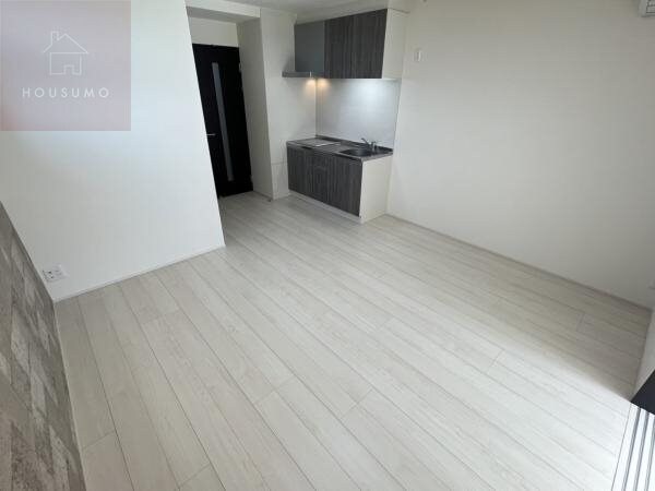 物件内観写真23　(ゆったりとした居間です)