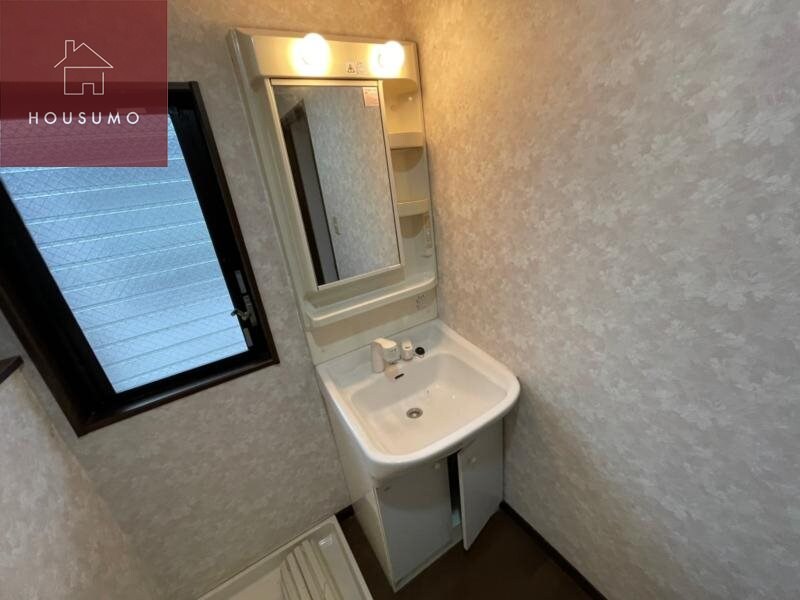 物件内観写真19　(独立洗面化粧台が付いています)