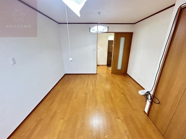 物件内観写真27　(個人の部屋や寝室として使える洋室です)