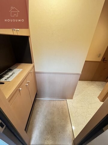 物件内観写真9　(シンプルで使いやすい玄関です)