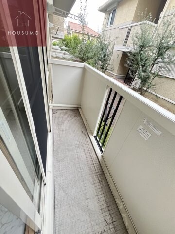 物件内観写真12　(バルコニーがあります)