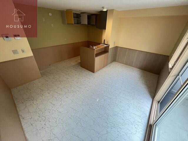 物件内観写真18　(おしゃれな居間です)