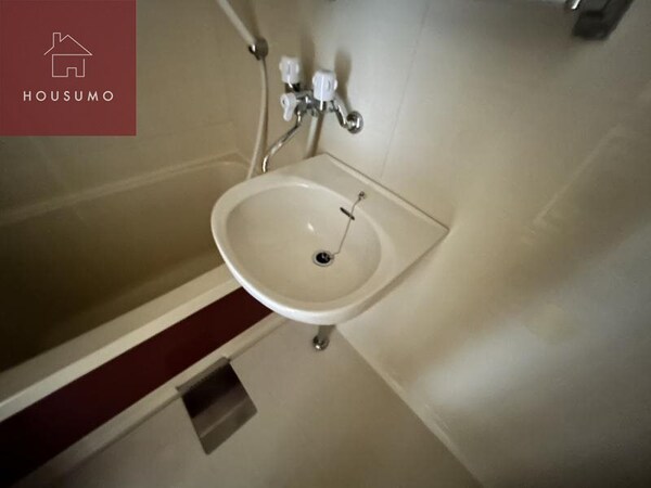 洗面・脱衣所(ゆったりとスペースのある洗面所)