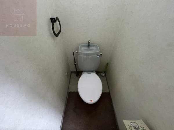 トイレ(落ち着いた色調のトイレです)
