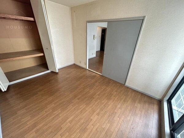 洋室(個人の部屋や寝室として使える洋室です)