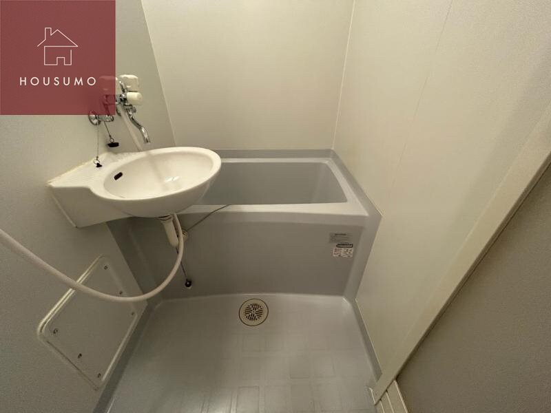 物件内観写真18　(コンパクトで使いやすいお風呂です)