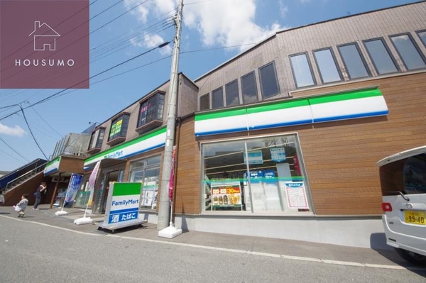 周辺環境(ファミリーマート石切駅前店 479m)