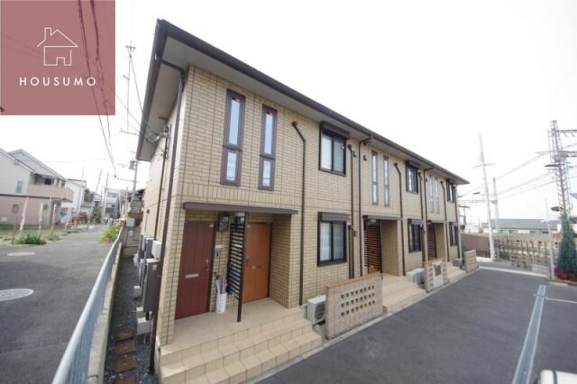 物件外観写真1　(落ち着いた雰囲気の外観です)