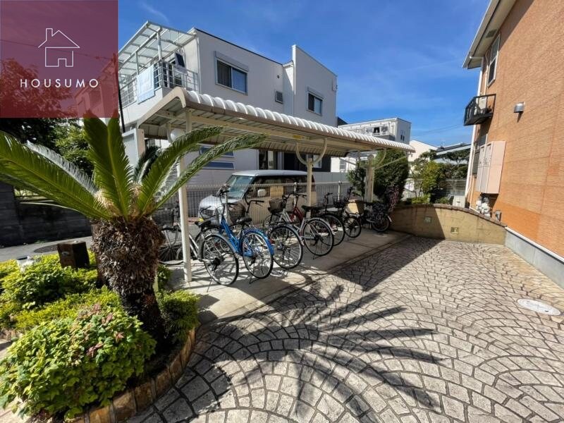 物件内観写真15　(駐車場に車を止められます)