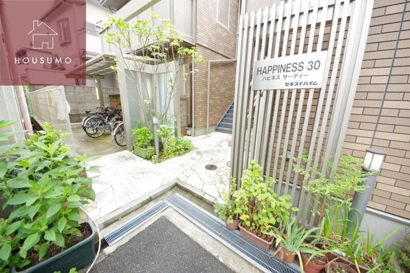 物件外観写真3　(建物の内部です)