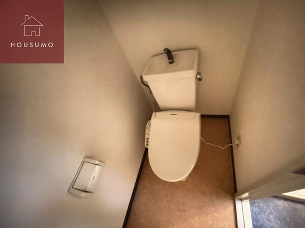 トイレ(落ち着いた色調のトイレです)