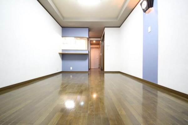 居室(おしゃれなリビングです)