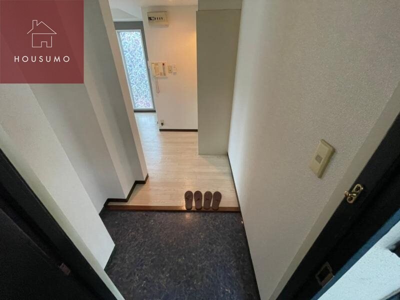 物件内観写真9　(明るい玄関です)