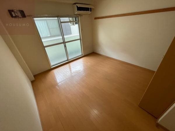 居室(おしゃれな居間です)
