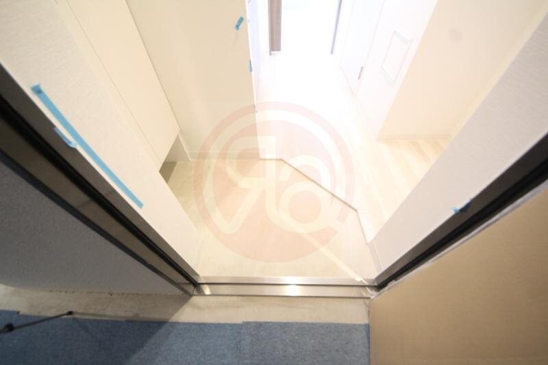 物件内観写真16　(明るい玄関です)