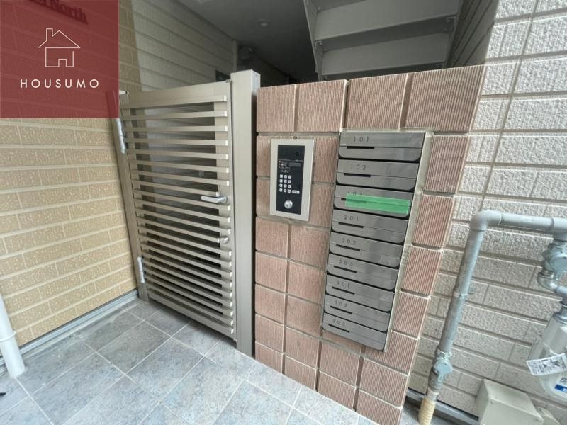 物件外観写真2　(エントランスです)