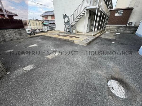 物件外観写真2　(カースペースがあります)