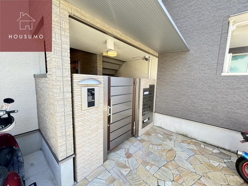 物件外観写真3　(毎日通るエントランスはこのようになっています)