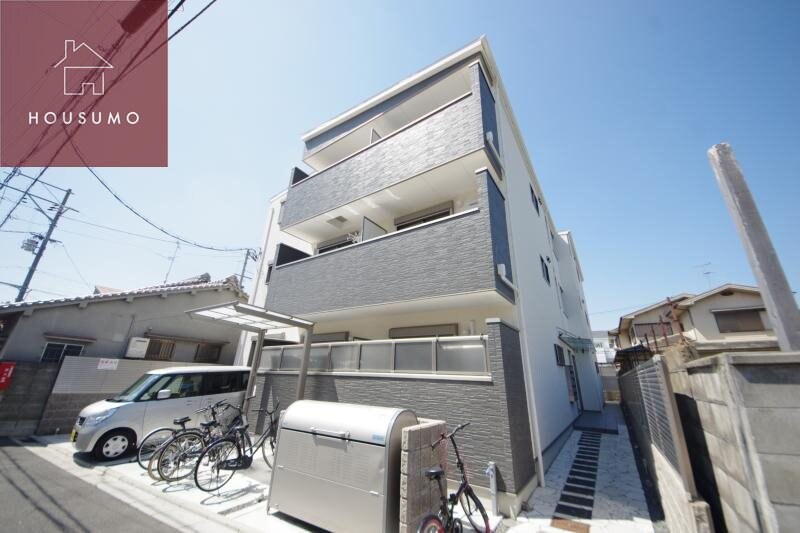 物件外観写真1　(外観もきれいです)